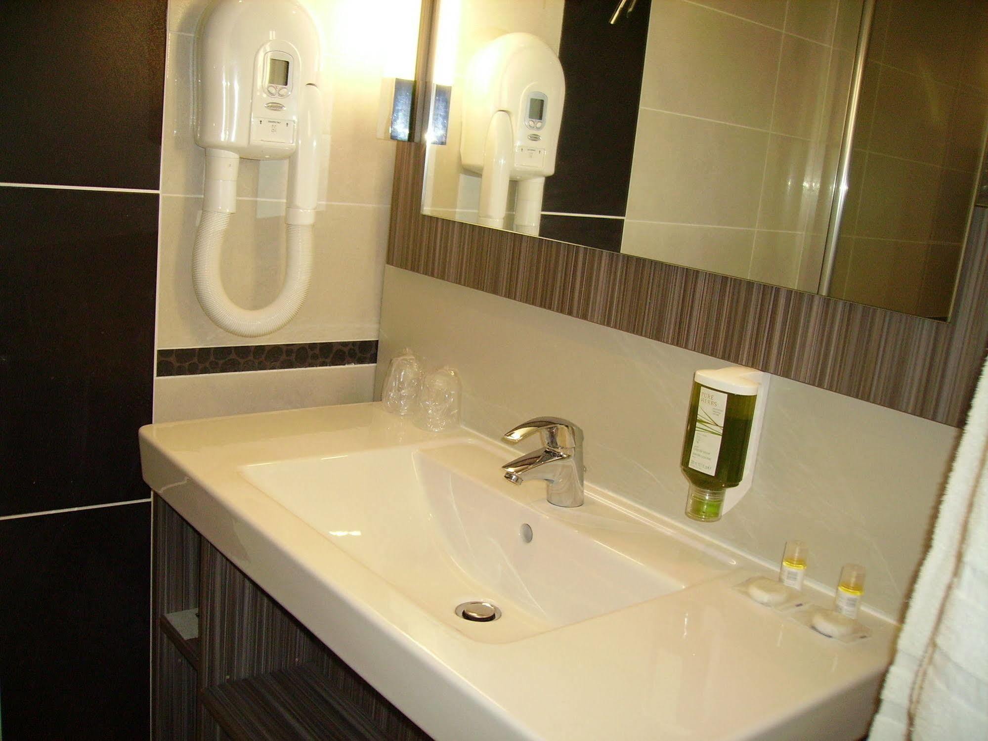 Ibis Styles Melun Rubelles Exterior foto
